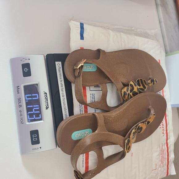 OkaB Sandals 6 Ankle Strap Flat Brown Leopard Button Animal  Summer Beachy Vacay - Picture 14 of 14